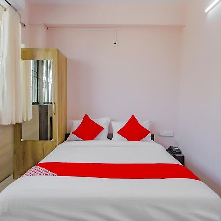 Oyo 79181 Sri Dhanalakshmi Boarding & Lodging Bangalore Eksteriør billede