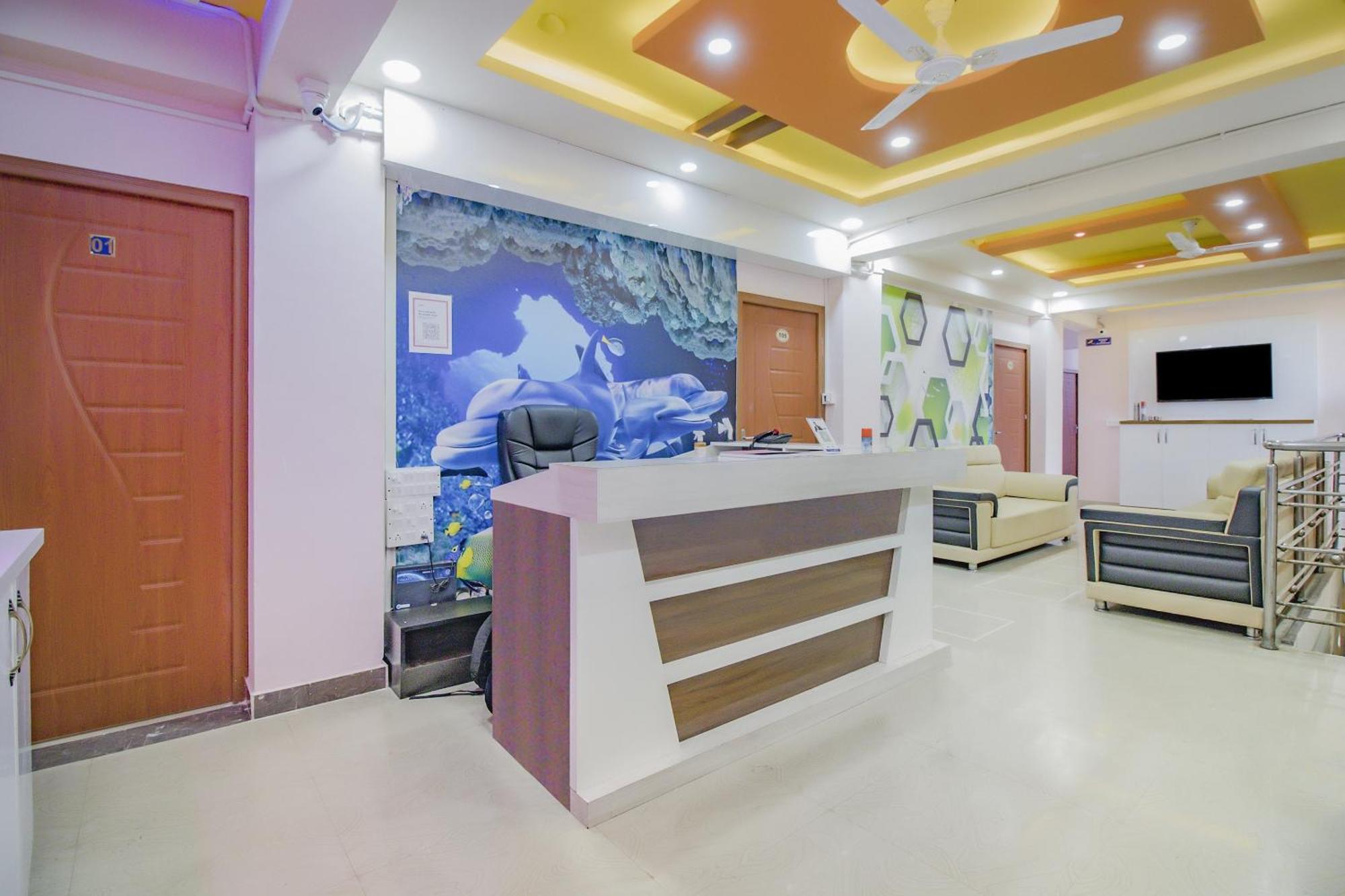 Oyo 79181 Sri Dhanalakshmi Boarding & Lodging Bangalore Eksteriør billede